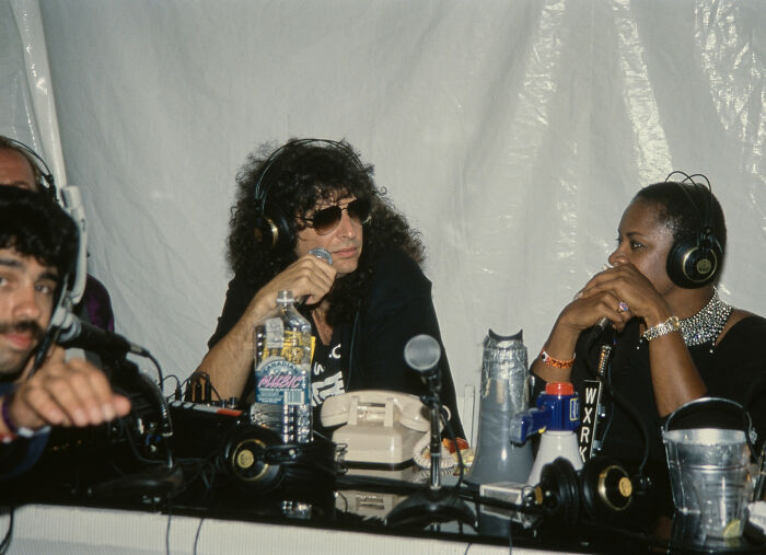 Processo de rescisão injusta revela regras bizarras de Howard Stern para funcionários Processo de rescisão injusta revela regras bizarras de Howard Stern para funcionários