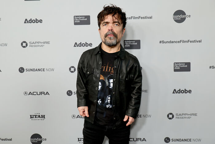 "Deportá-lo de volta para Nárnia": Internet critica o elenco de Peter Dinklage na série de ficção científica FX