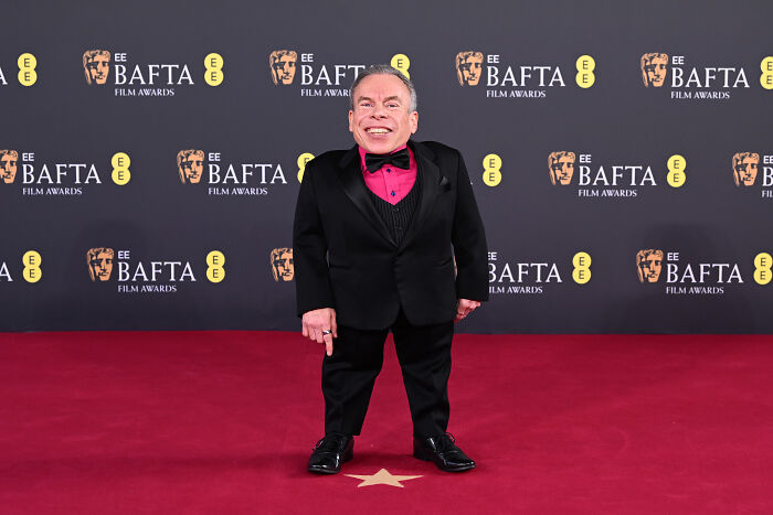 "Deportá-lo de volta para Nárnia": Internet critica o elenco de Peter Dinklage na série de ficção científica FX