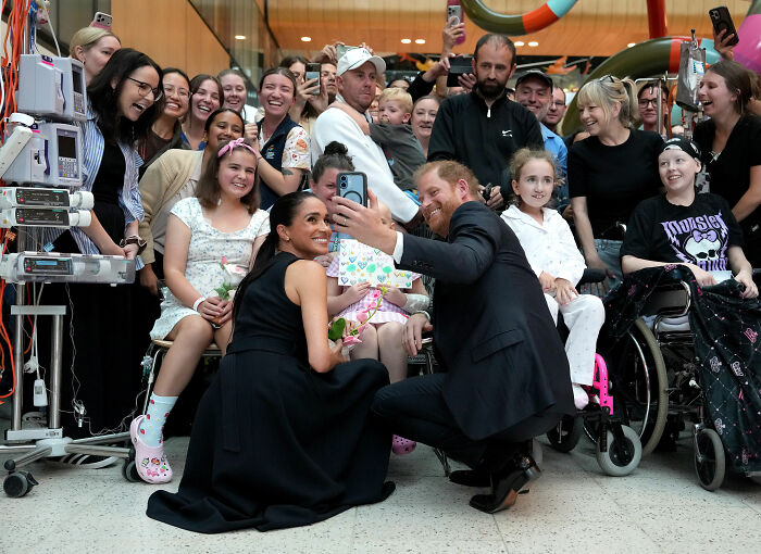 "Why Is This Being Allowed?" Meghan Markle's Behavior On Australian Tour Sparks Backlash "Why Is This Being Allowed?" Meghan Markle's Behavior On Australian Tour Sparks Backlash