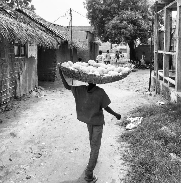 “Entrega de Pão Fresco” Por Jelisa Peterson