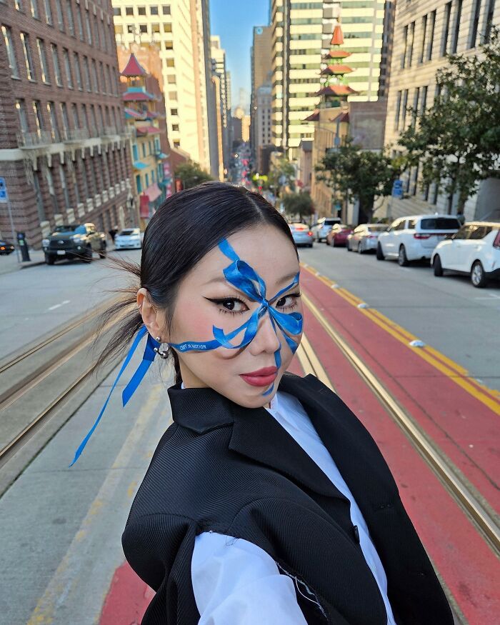 Korean Artist Goes Viral For Transforming Herself Into Mind-Bending Optical Illusions Without Any Photoshop (31 New Pics)