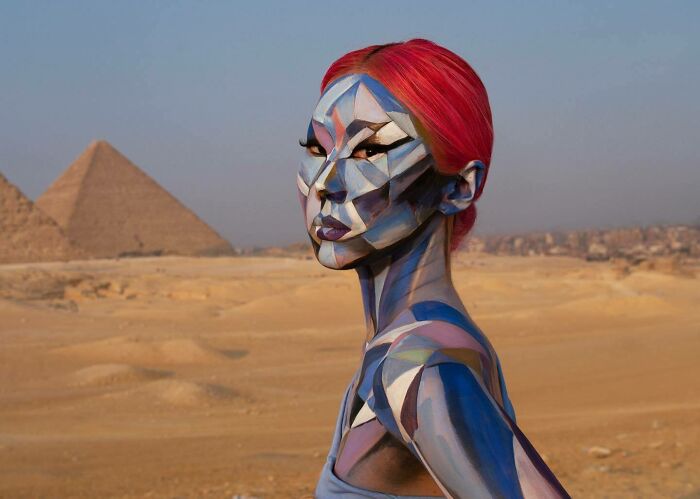 Korean Artist Goes Viral For Transforming Herself Into Mind-Bending Optical Illusions Without Any Photoshop (31 New Pics)