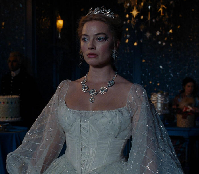 Sir Ian McKellen gera polêmica com comentários recentes sobre Johnny Depp