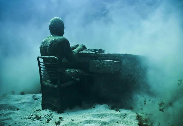 The Lost Correspondent, Grenada