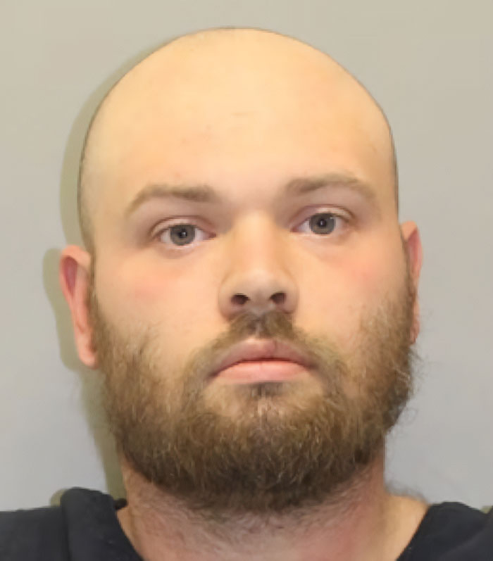 Novas imagens arrepiantes de Athena Strand momentos antes de sua morte, reveladas enquanto o motorista da FedEx faz um apelo chocante