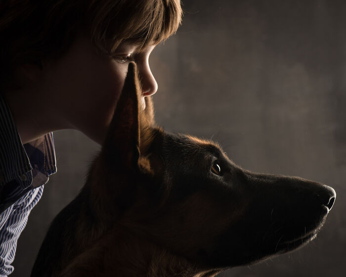 These Studio Portraits Capture The Deep, Silent Bond Between Dogs And Their Humans (30 Pics)