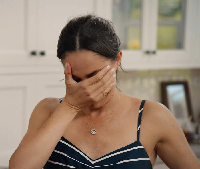 Meghan Markle's Way To Deal With Criticism In Meetings Revealed By Report And Slammed By Public