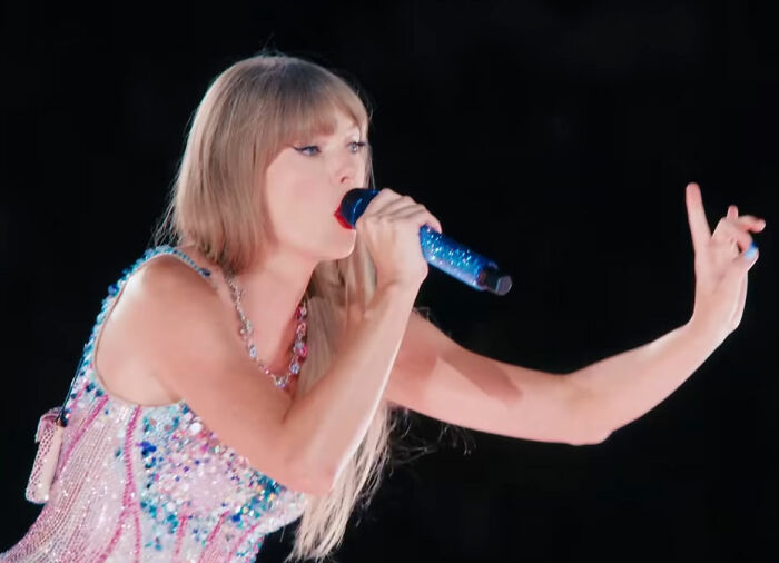 "Girl Can't Win": Sydney Sweeney Infuriates Swifties With Simple Move At 'Euphoria' Premiere