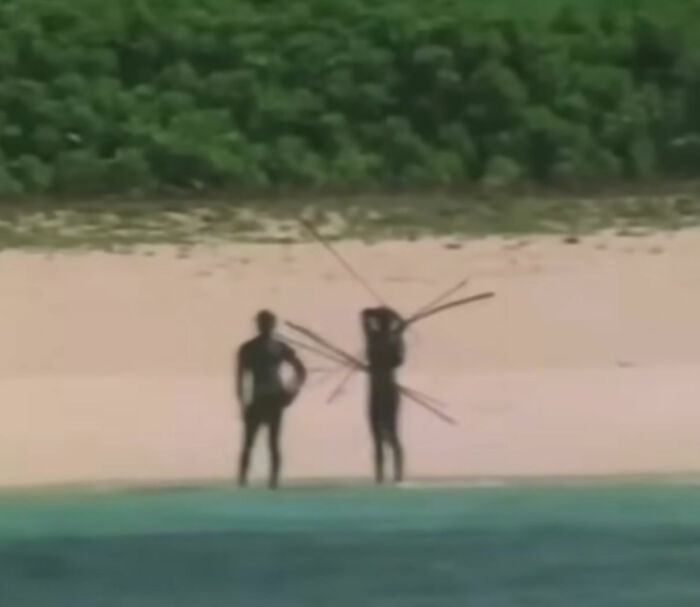 Grande atualização sobre turista preso por tentar alcançar a 'tribo mais isolada do mundo' para entregar uma lata de Coca-Cola