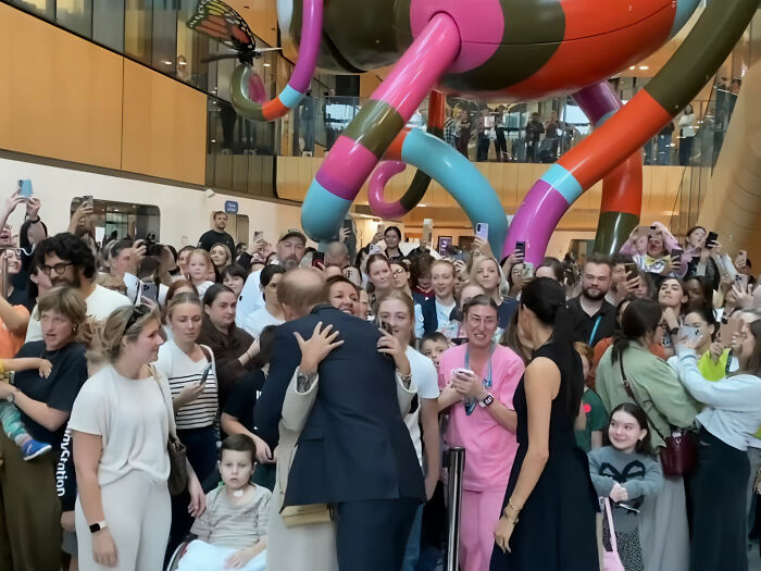 "Why Is This Being Allowed?" Meghan Markle's Behavior On Australian Tour Sparks Backlash "Why Is This Being Allowed?" Meghan Markle's Behavior On Australian Tour Sparks Backlash