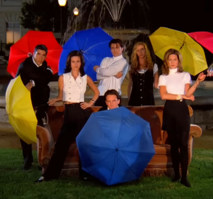 Lisa Kudrow faz afirmações contundentes sobre os escritores de 'Friends'