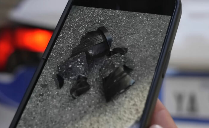 Pais acusados ​​​​depois que imagens de CFTV capturam adolescente supostamente jogando estátua da varanda, atingindo turista fatalmente