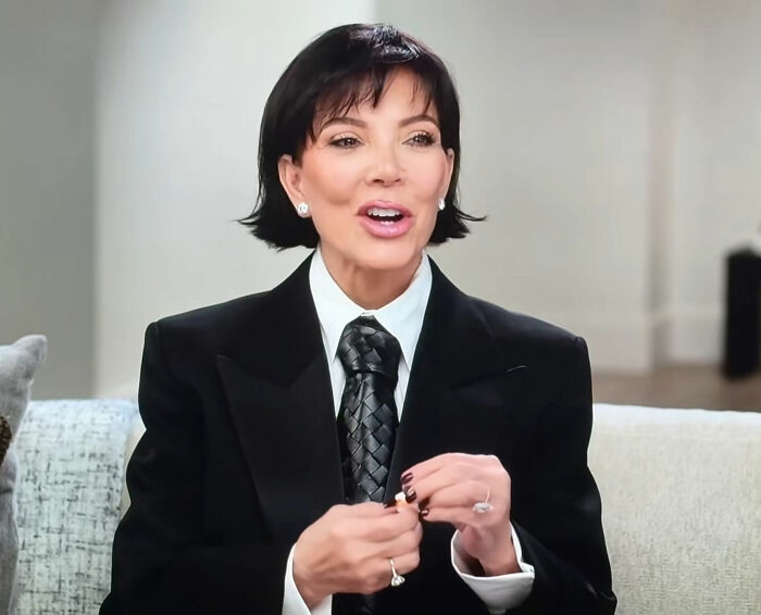 A comediante Katherine Ryan revela citação insana que recebeu do cirurgião plástico de Kris Jenner para uma plástica facial