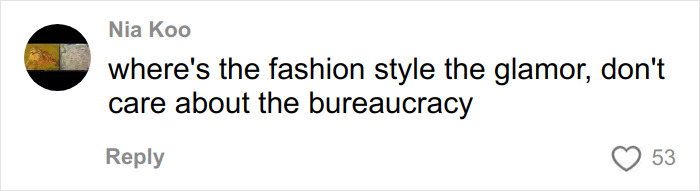 Comment on social media discussing fashion style and bureaucracy related to working for Vogue and Anna Wintour.