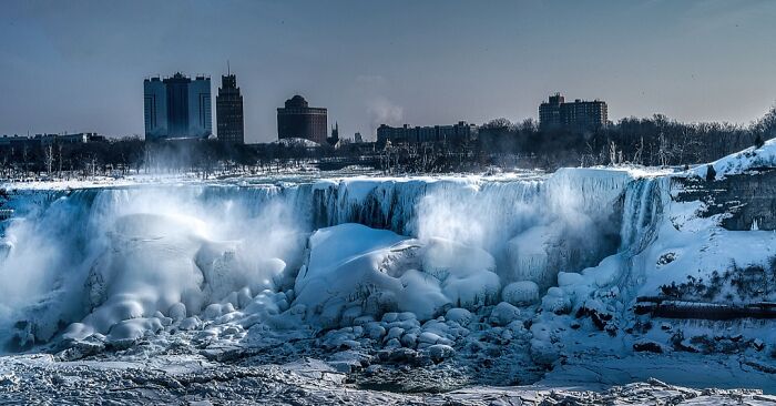 35 Stunning Photos From The 2026 Niagara Frozen Falls Contest Show Winter At Its Most Magical