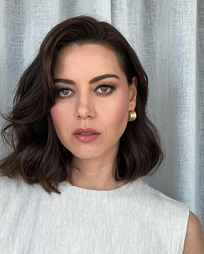 Aubrey Plaza Divides Fans After Revealing Pregnancy With New Partner Just One Year After Husband's Passing Aubrey Plaza Divides Fans After Revealing Pregnancy With New Partner Just One Year After Husband's Passing