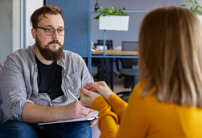 “You’re Prettier Than Aphrodite”: 47 Savage Roasts That Left No Room For Comebacks