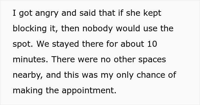 Homem envolvido em briga de vaga de estacionamento com senhora idosa, causando atraso e faltando a consulta médica, envolvendo intervenção policial.