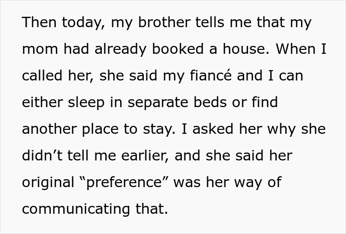 Mulher enfrenta um dilema depois que a mãe controla o arranjo de dormir com a futura esposa, causando tensão antes de sua estadia em uma casa reservada.