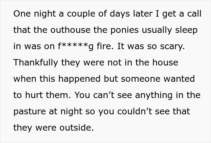 Garoto perturbador quase se machuca no estábulo, sua mãe tóxica aumenta as coisas de zero a 100