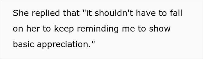 Text message showing a woman reminding her friend to show appreciation, surprised that her friend left her hanging.