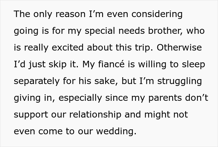 Mulher enfrenta um dilema enquanto a mãe controla seu arranjo de dormir com sua futura esposa em meio à desaprovação familiar e às tensões do casamento.