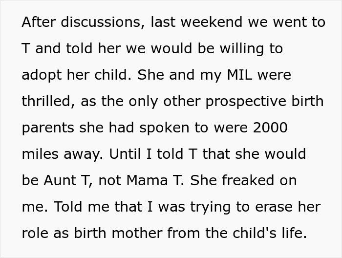 Trecho de texto sobre mulher querendo que seu bebê fosse adotado pelo irmão, enfrentando conflito com a cunhada sobre os papéis da maternidade.
