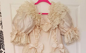 Mom Comes Up With A “Genius” Plan To Make Her Daughter Wear Her Wedding Dress, Gets Banned From Her Wedding