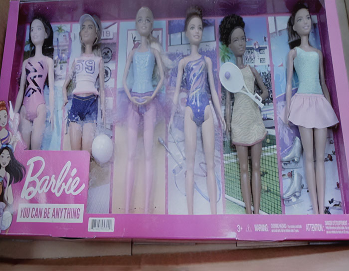 Novas imagens arrepiantes de Athena Strand momentos antes de sua morte, reveladas enquanto o motorista da FedEx faz um apelo chocante