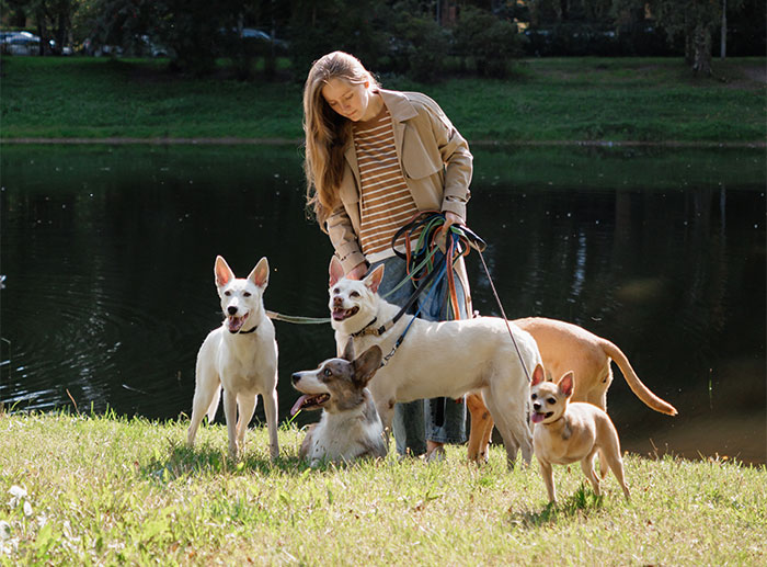 71 Bartenders Share Customer Gossip They’ve Heard On The Job, And The Tea Is Piping Hot