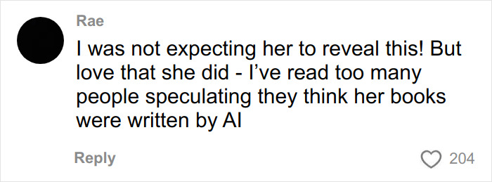 Autor de best-seller choca os fãs ao revelar a verdadeira identidade após 13 anos de vida dupla Autor de best-seller choca os fãs ao revelar a verdadeira identidade após 13 anos de vida dupla