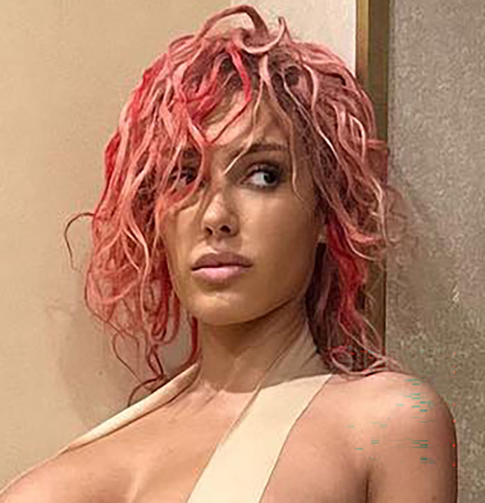 Bianca Censori veste um macacão colante em meio ao controverso retorno de Kanye West