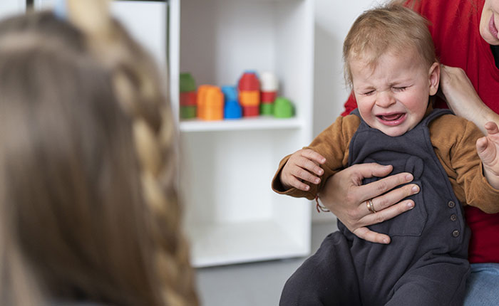 Guy Regrets Housing Friend And His Fam Against GF's Wishes After Their Toddler Ends Up In The ER