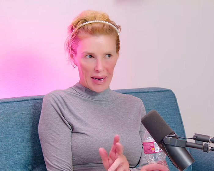 Brandi Glanville correu para atendimento de urgência depois de tentar a perigosa tendência médica do TikTok Brandi Glanville correu para atendimento de urgência depois de tentar a perigosa tendência médica do TikTok