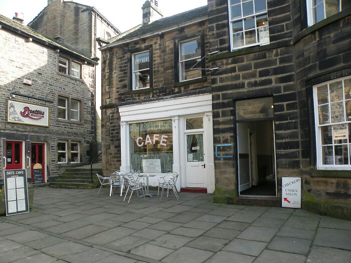 “She Was Living In Our Walls”: 69 Stories That People Can’t Tell Because Nobody Believes Them