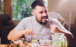 Woman Worries About Dinner Party As Bro And His Partner Are Serial Hoggers Who Gobble Up Everything