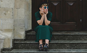 Groom Throws Out His Own Sis From The Wedding, Mad She Won’t Change The Dress His Own Bride Picked