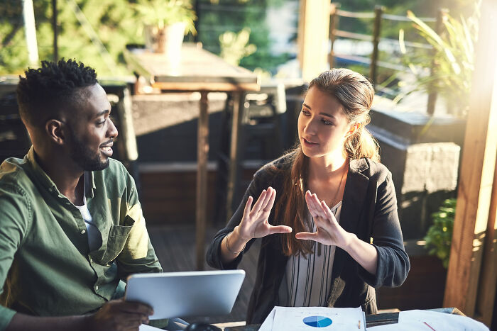 “You’re Prettier Than Aphrodite”: 47 Savage Roasts That Left No Room For Comebacks