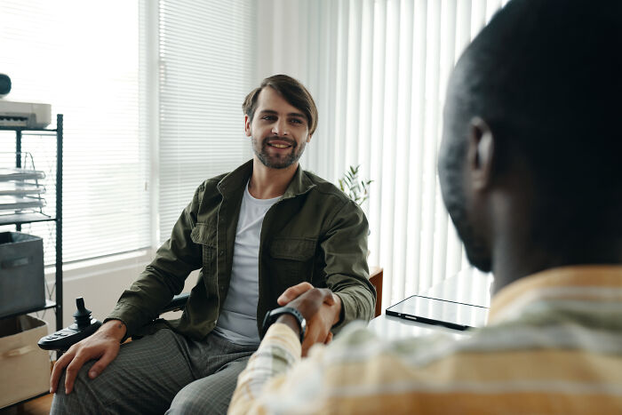 “You’re Prettier Than Aphrodite”: 47 Savage Roasts That Left No Room For Comebacks