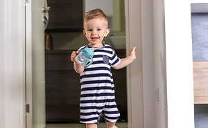 3YO Toddler Escapes Home To Run Inside Neighbor’s House, Woman Is Aghast That The Mom Allows It