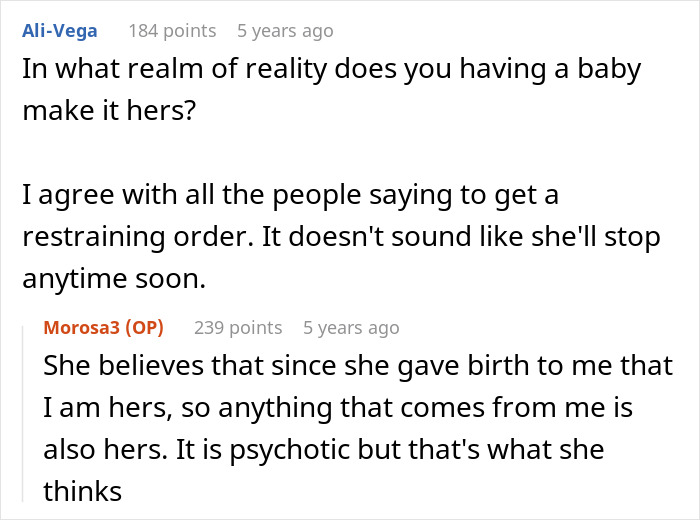 Screenshot of online discussion where a woman describes her mom&rsquo;s psychotic behavior over possession of her baby.
