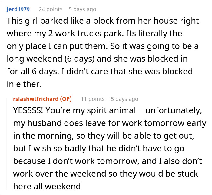 Screenshot of a Reddit conversation about an entitled guest blocking a woman&rsquo;s parking spot and her response to trap their car.