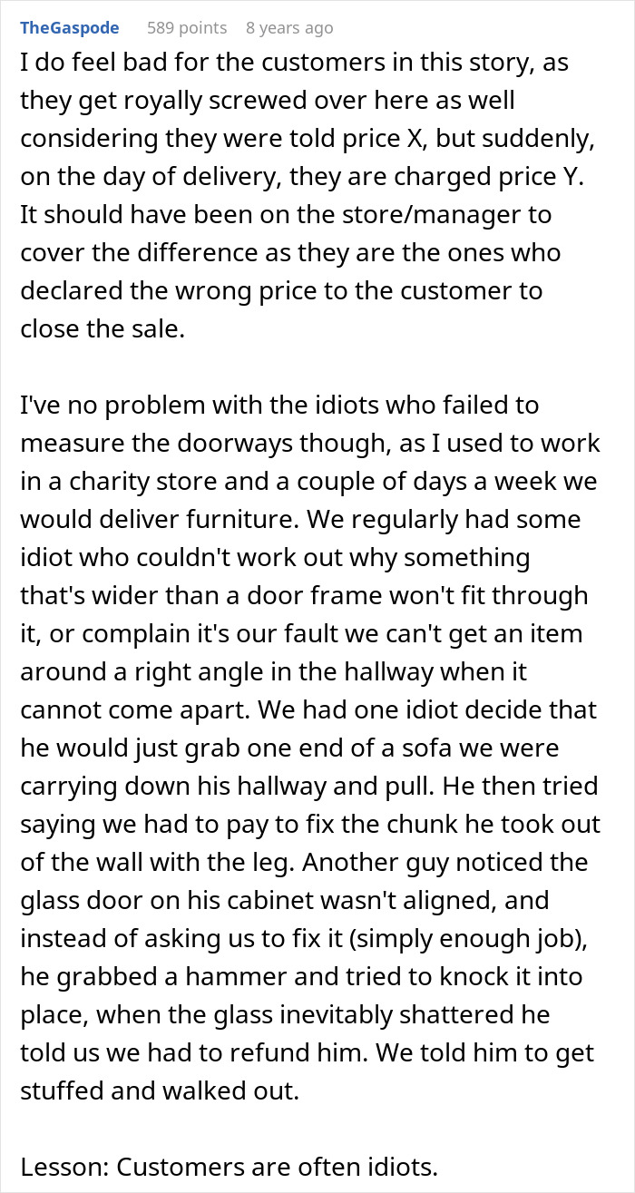 Reddit comment sharing a story about helping an overworked and underpaid friend while dealing with difficult customers.