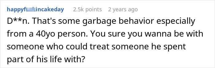 A Reddit comment criticizing a man for refusing to sign divorce papers after his ex's baby bump.