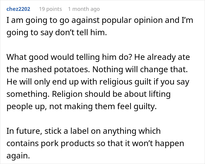 A Reddit comment discussing whether to tell a Muslim roommate about bacon fat in their food, advising against it.