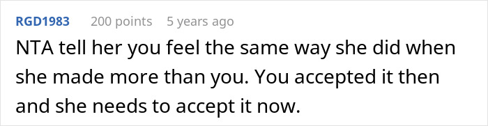 A Reddit comment suggesting a man turns the tables on his girlfriend regarding split finances.