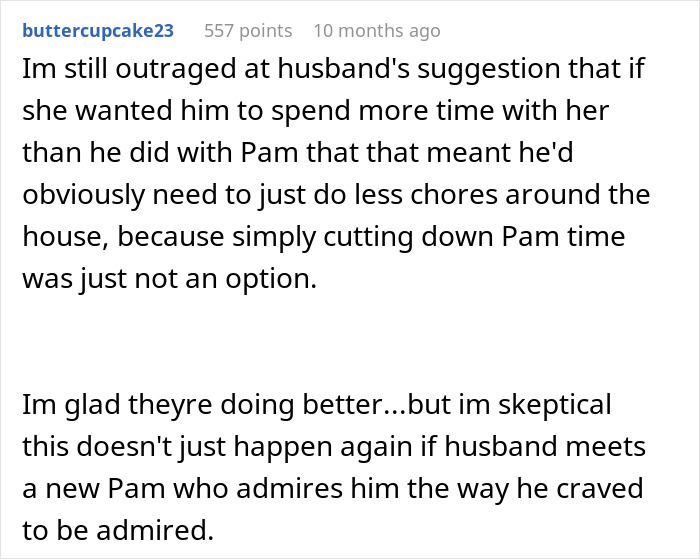 Alt text: Online comment discussing husband neglecting pregnant wife after choosing his chosen family over her.