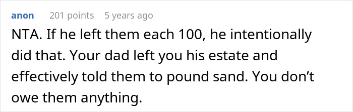 Screenshot of a forum comment discussing an estranged dad leaving his estate to his daughter amid a stepmom inheritance dispute.