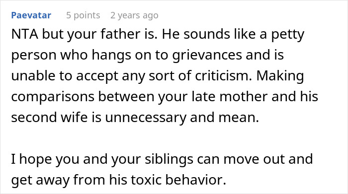 A Reddit comment criticizing a dad for comparing his late wife to his new stepparent, impacting kids feelings about their stepparent.